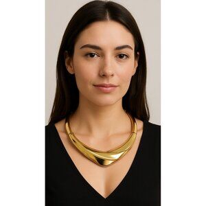 VTG 1980’s Napier Gold Tone Collar Necklace Sculptural V Front Statement Choker